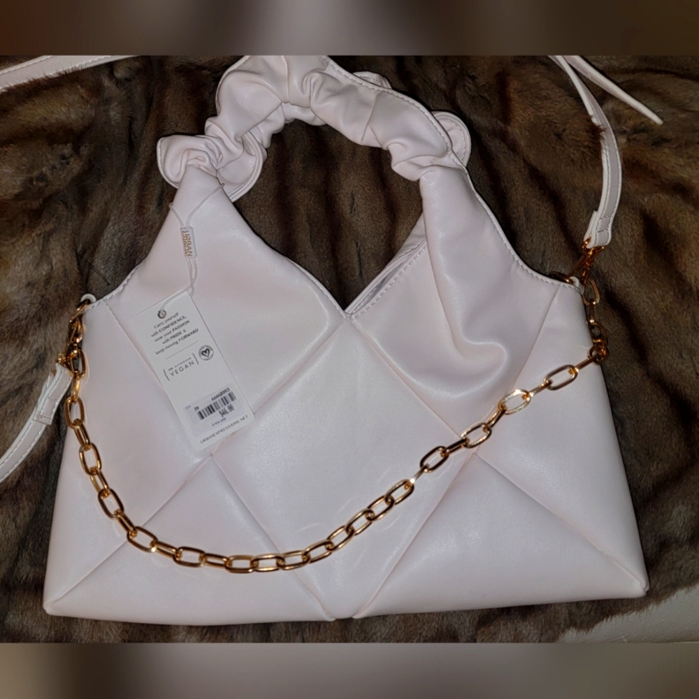 Super cute trendy vegan leather nwt handbag